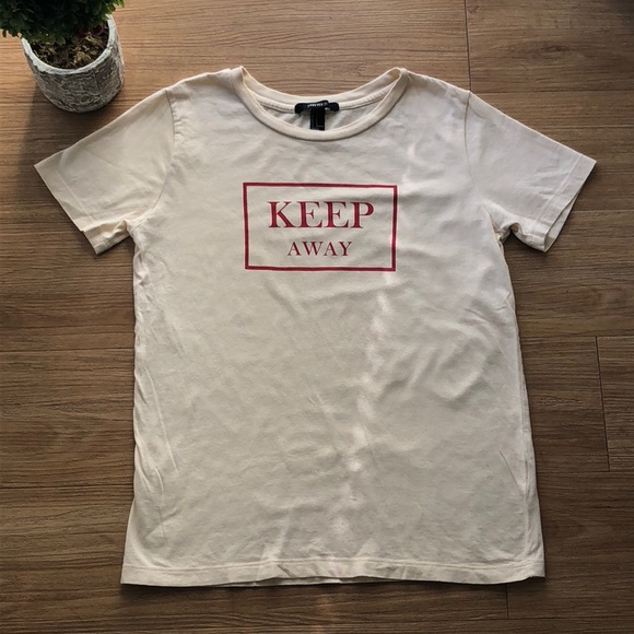 FOREVER 21 || Graphic Tee - Picture 2 of 5